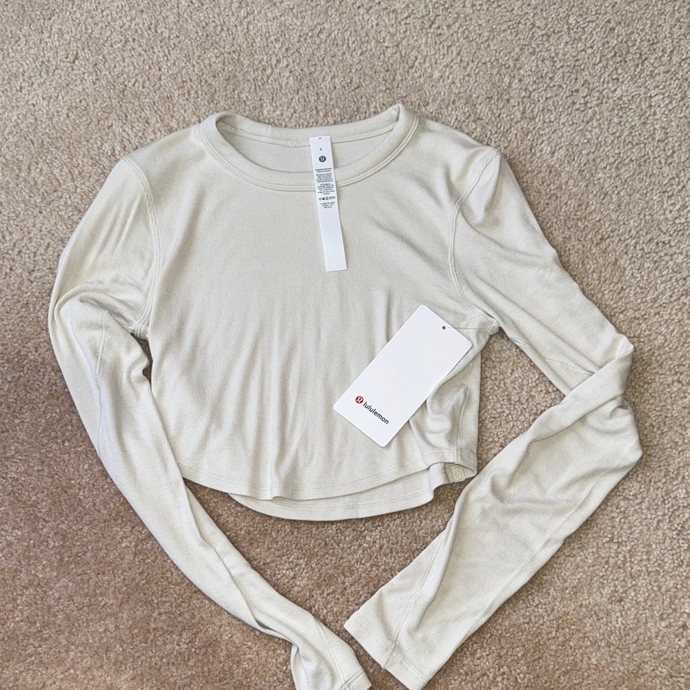 NWT lululemon hold tight cropped long sleeve